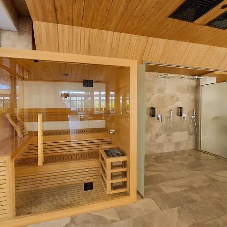 C55 - In Alezzi Odyssey Pool & Mamaia Nord Apartmanhotel
